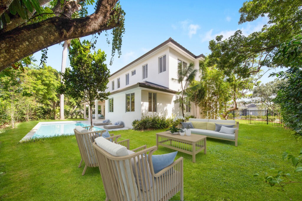 90 Pinecrest